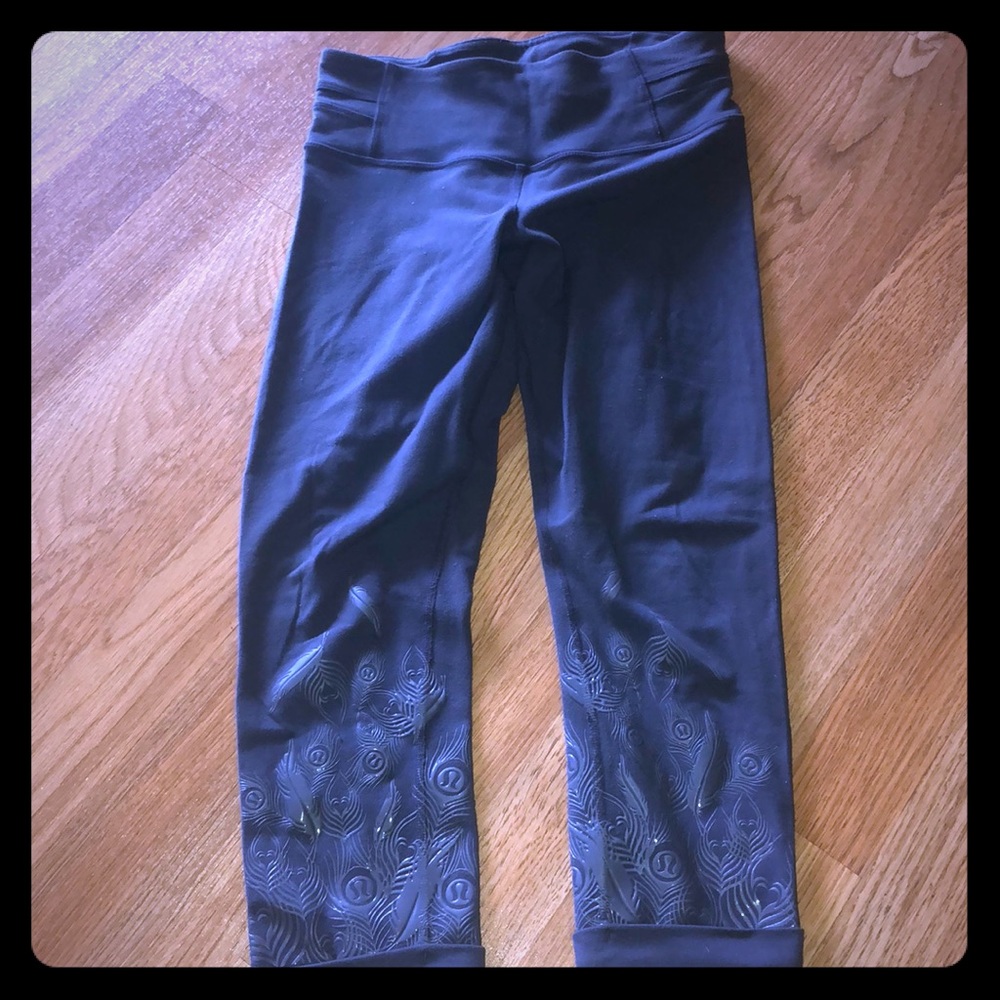 Authentic Lululemon paints, great condition.